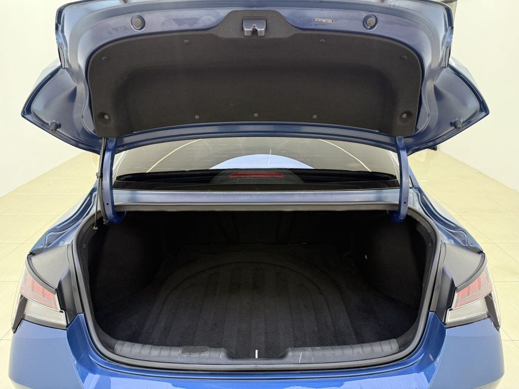 ELANTRA Модель 2021 года, 1,5 л, CVT, LUX Prestige Edition - Huishida Trading