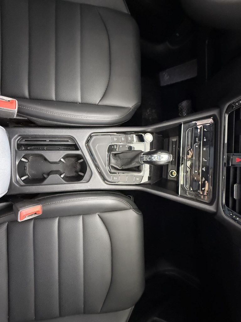 Volkswagen Tharu 2021 280TSI Front-Wheel Drive Luxury Edition PLUS - Huishida Trading