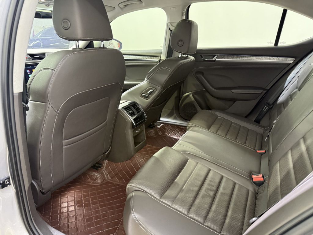 Skoda SUPERB 2021 модельный год TSI380 DSG Flagship Edition - Huishida Trading