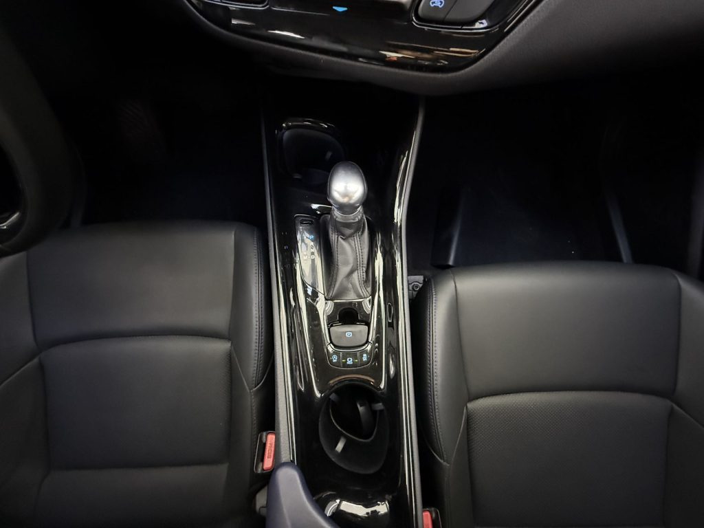 Toyota C-HR 2020 2.0L Luxury Edition - Huishida Trading