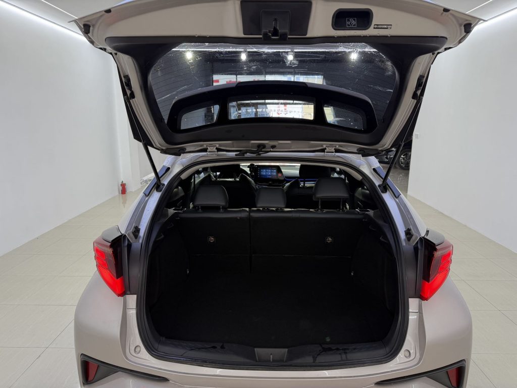 Toyota C-HR 2020 2.0L Luxury Edition - Huishida Trading