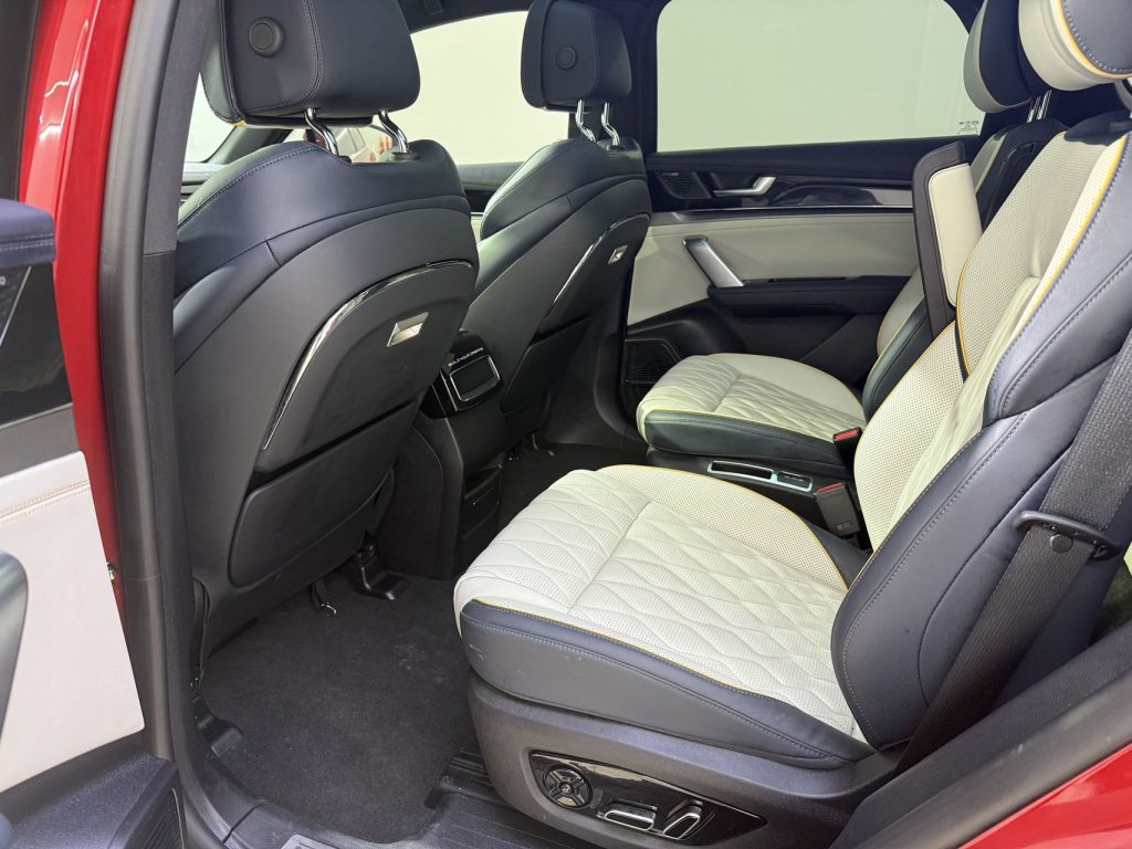 BYD Tang New Energy 2022 Model DM-p 215KM All-Wheel Drive Flagship Edition - Huishida Trading