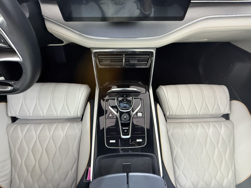 BYD Tang New Energy 2022 Model DM-p 215KM All-Wheel Drive Flagship Edition - Huishida Trading