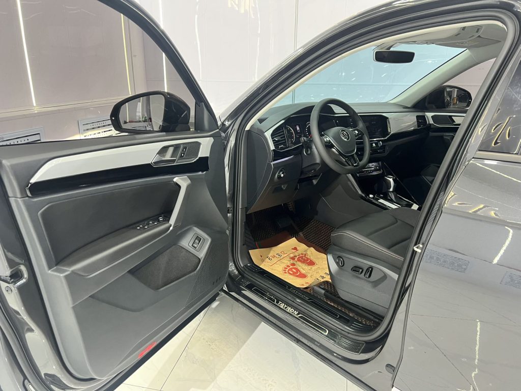 Volkswagen TAYRON 2022 280TSI Двухколесный привод Luxury Smart Connect Edition - Huishida Trading