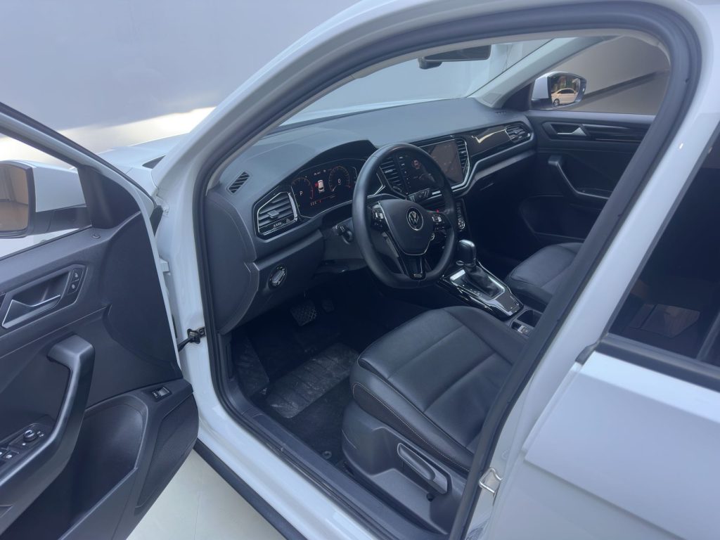 Volkswagen T-ROC 2021 года 280TSI DSG Передний привод Comfort Connect Edition - Huishida Trading