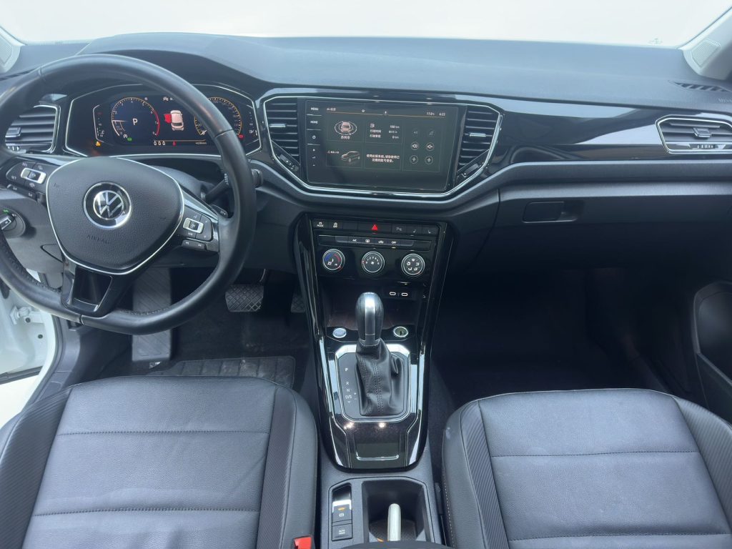 Volkswagen T-ROC 2021 года 280TSI DSG Передний привод Comfort Connect Edition - Huishida Trading