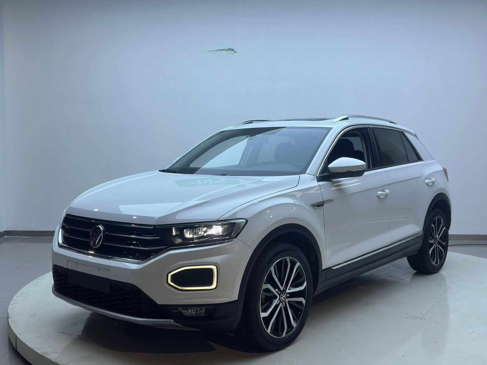 Volkswagen T-ROC  2021 года  280TSI DSG Передний привод Comfort Connect Edition