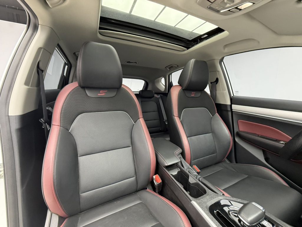 Geely Coolray Модель 2021 года 1.4T DCT Platinum Edition - Huishida Trading