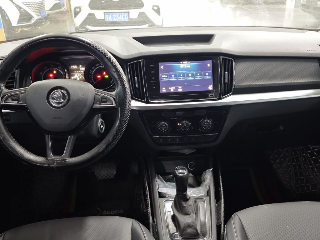 KAMIQ Модель 2021 года, 1,5 л, автоматическая коробка передач, версия Comfort Edition. - Huishida Trading