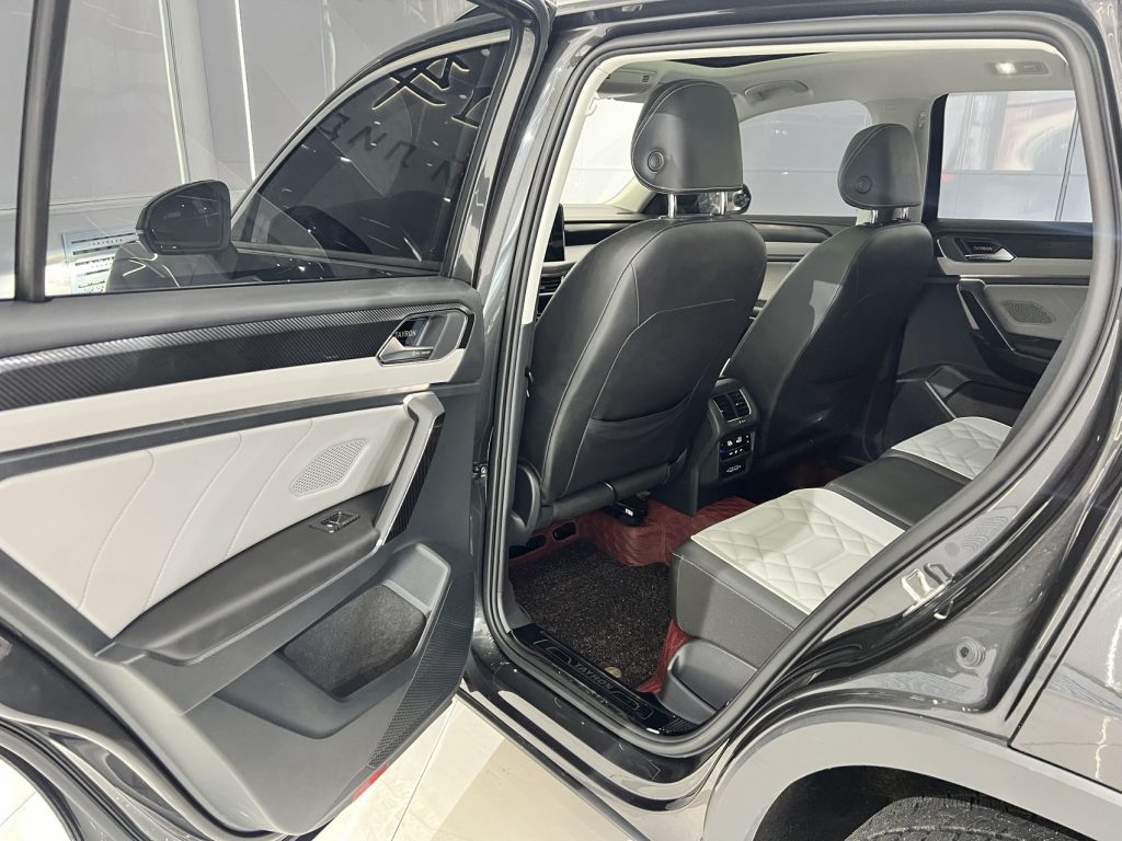 Volkswagen TAYRON 2023 280TSI Передний привод Luxury Plus Advanced Edition - Huishida Trading