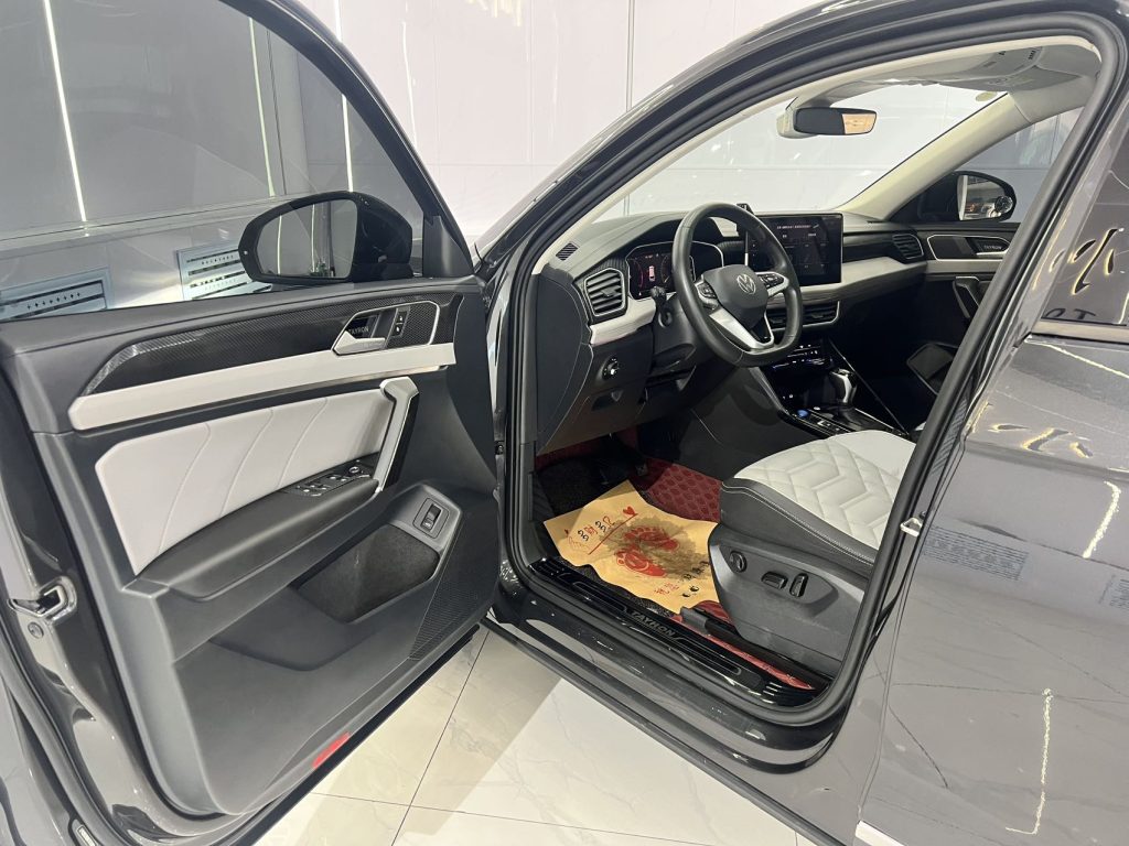 Volkswagen TAYRON 2023 280TSI Передний привод Luxury Plus Advanced Edition - Huishida Trading