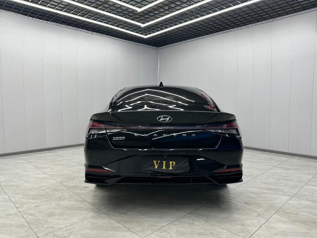 Hyundai Elantra 2022 года 1,5 л CVT LUX Premium Edition - Huishida Trading