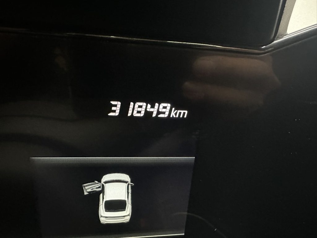 Hyundai Elantra 2022 года 1,5 л CVT LUX Premium Edition - Huishida Trading