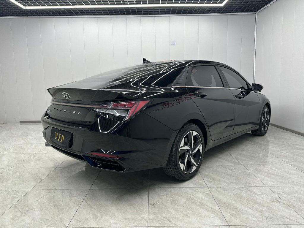 Hyundai Elantra 2022 года 1,5 л CVT LUX Premium Edition - Huishida Trading