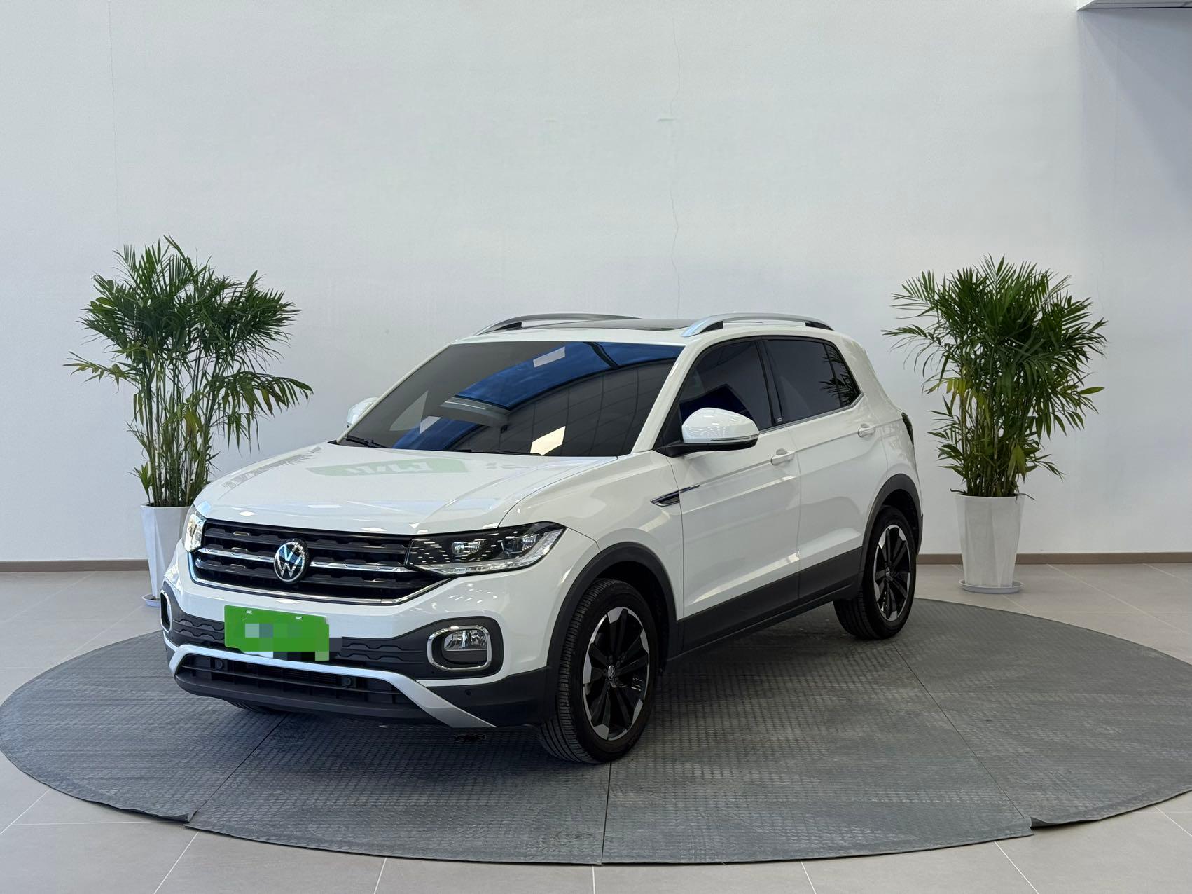 Volkswagen TACQUA  2021 года  1,5 л  Автоматическая коробка передач  30-летие