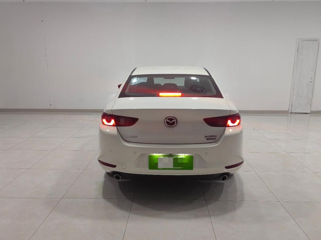 Mazda3 Axela White 2020 Модель 3 Axela 2.0L Automatic Elegance Edition - Huishida Trading