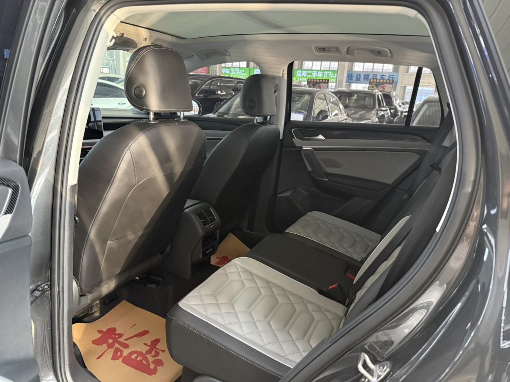 TAYRON 2023 280TSI Передний привод Luxury Plus Advanced Edition - Huishida Trading