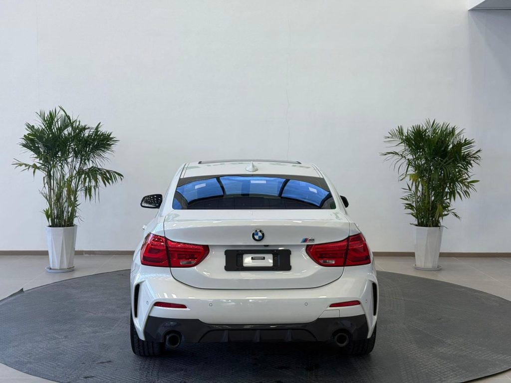 BMW 1 серии 2021 года с обновленным дизайном 120i M Sport Night Edition - Huishida Trading