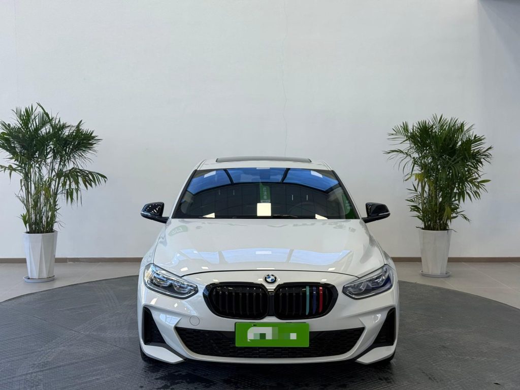 BMW 1 серии 2021 года с обновленным дизайном 120i M Sport Night Edition - Huishida Trading