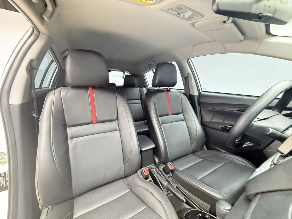 Toyota YARiS L 2022 Yaris X 1.5L CVT Luxury Plus Edition - Huishida Trading