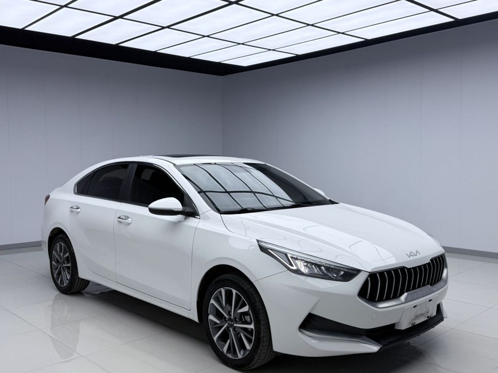 Kia K3 2021 1,5 л CVT Fashion Edition - Huishida Trading