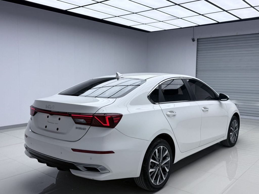 Kia K3 2021 1,5 л CVT Fashion Edition - Huishida Trading