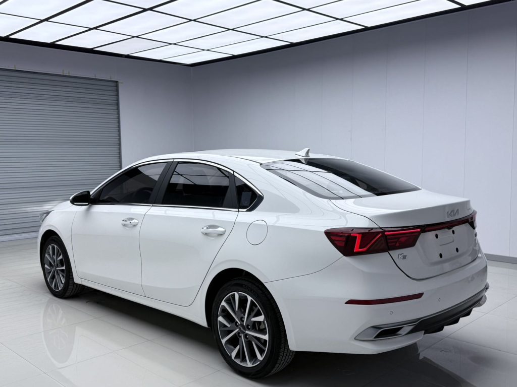 Kia K3 2021 1,5 л CVT Fashion Edition - Huishida Trading