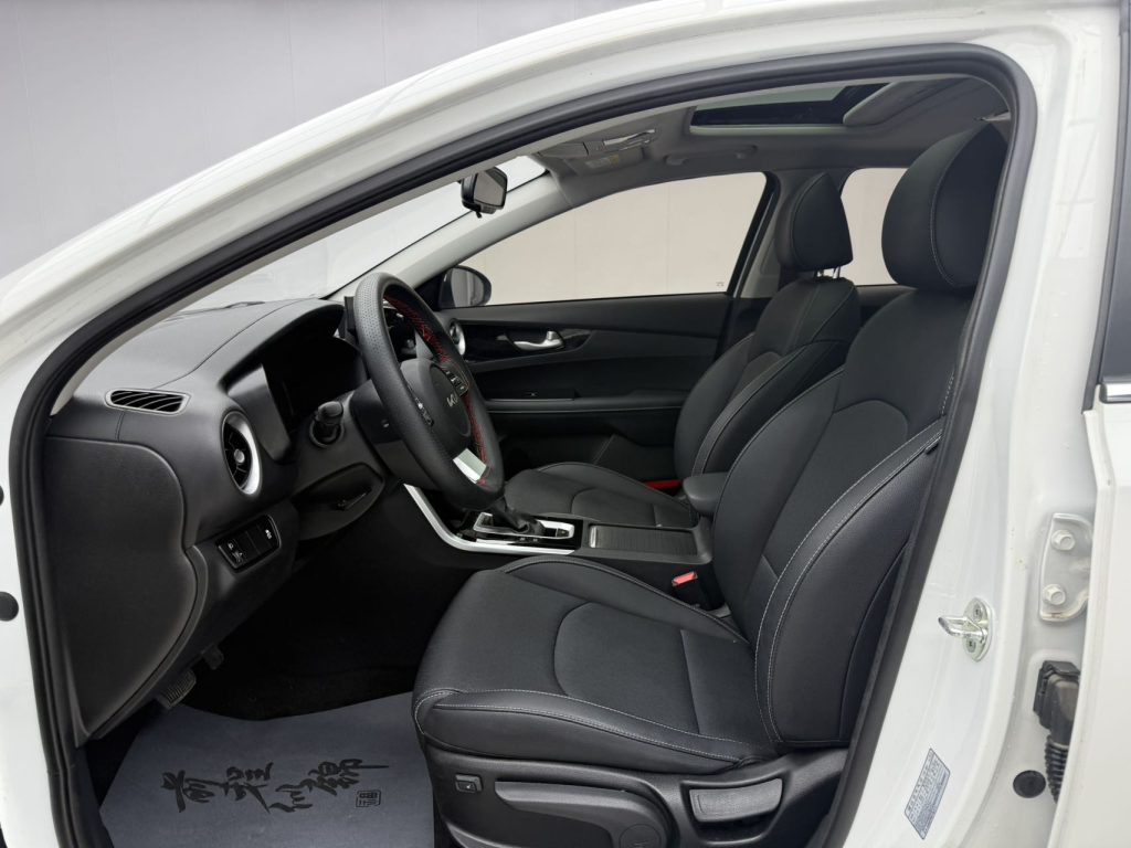 Kia K3 2021 1,5 л CVT Fashion Edition - Huishida Trading