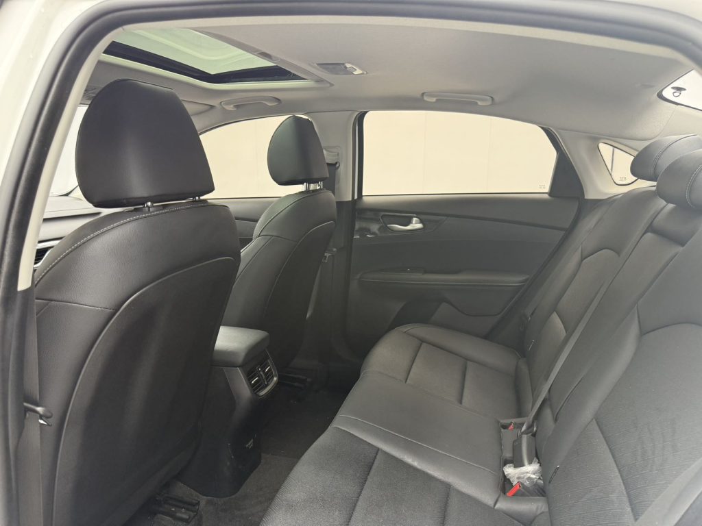 Kia K3 2021 1,5 л CVT Fashion Edition - Huishida Trading