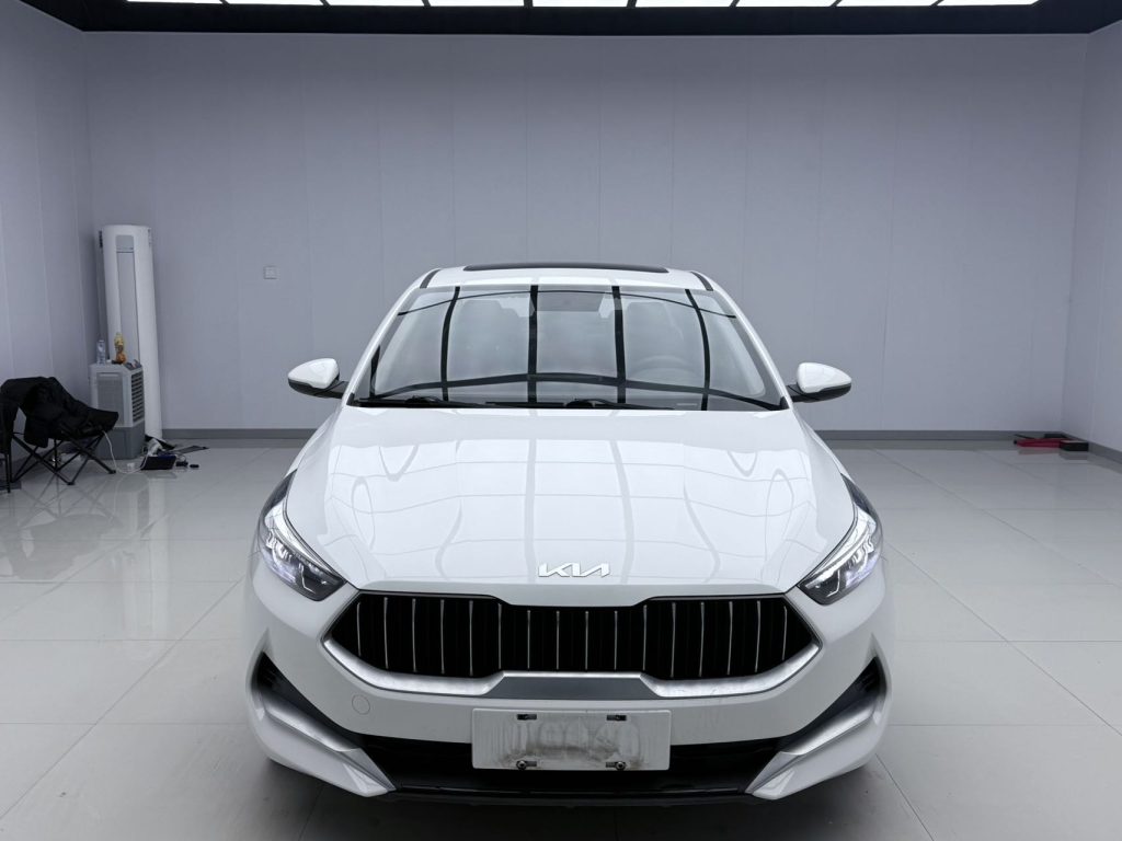 Kia K3 2021 1,5 л CVT Fashion Edition - Huishida Trading