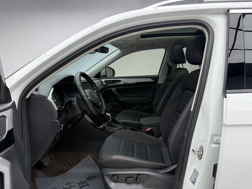 Volkswagen TAYRON 2022 280TSI Двухколесный привод Luxury Smart Connect Edition - Huishida Trading