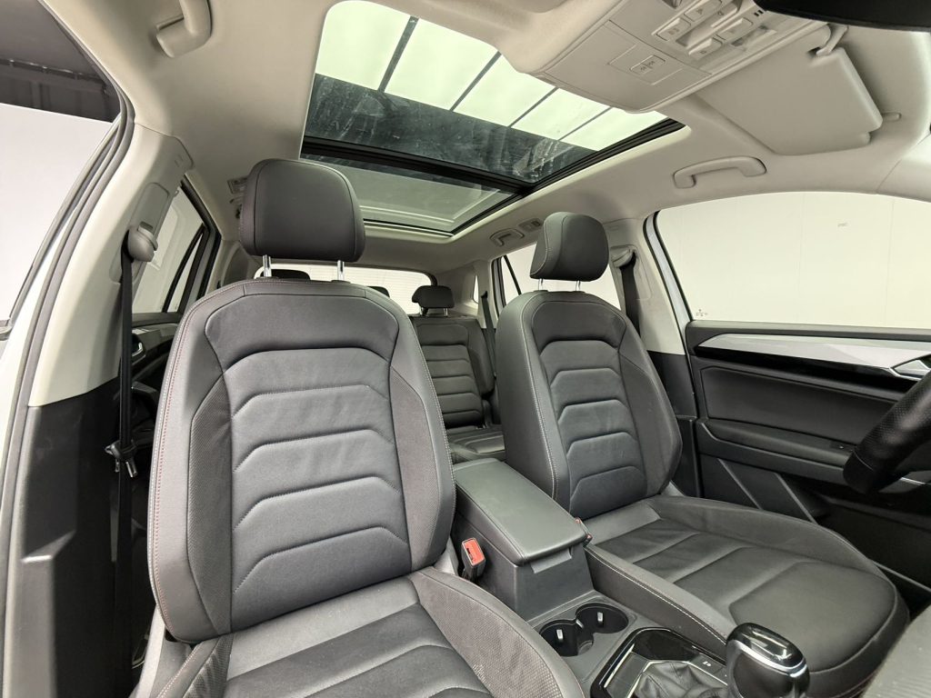 Volkswagen TAYRON 2022 280TSI Двухколесный привод Luxury Smart Connect Edition - Huishida Trading