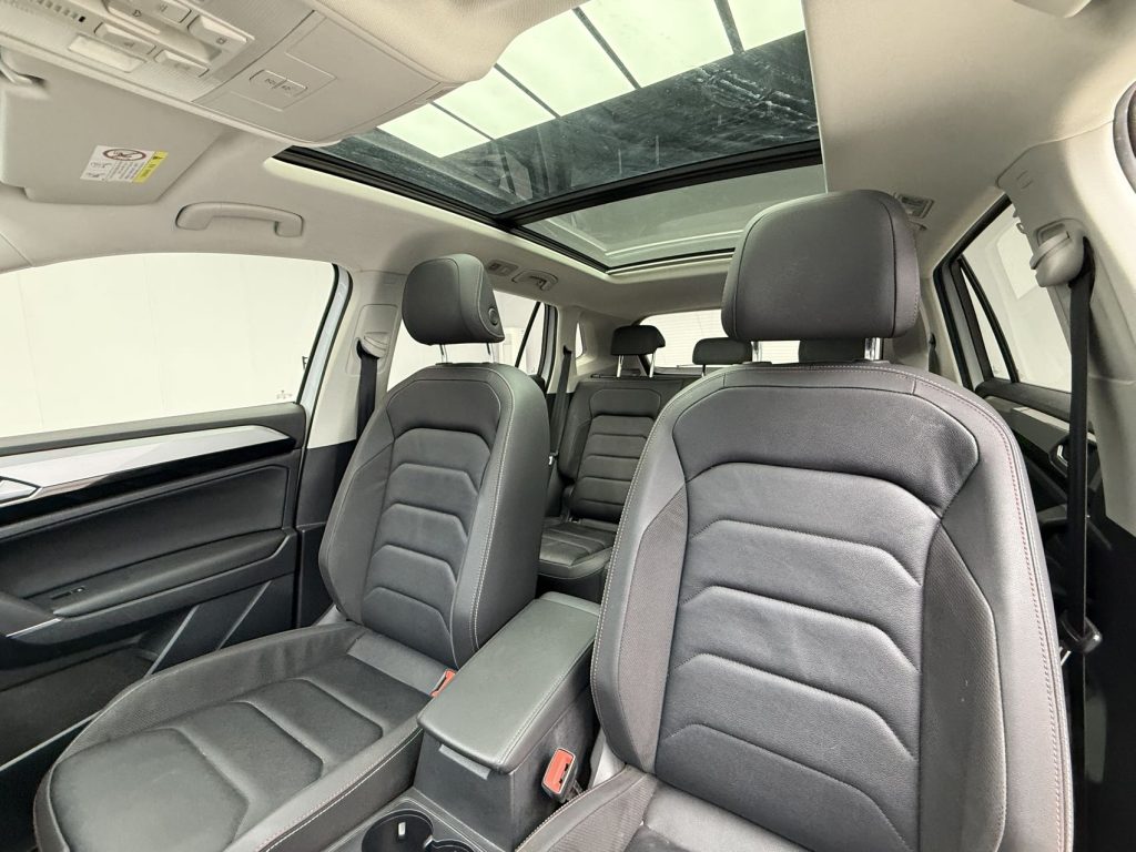 Volkswagen TAYRON 2022 280TSI Двухколесный привод Luxury Smart Connect Edition - Huishida Trading