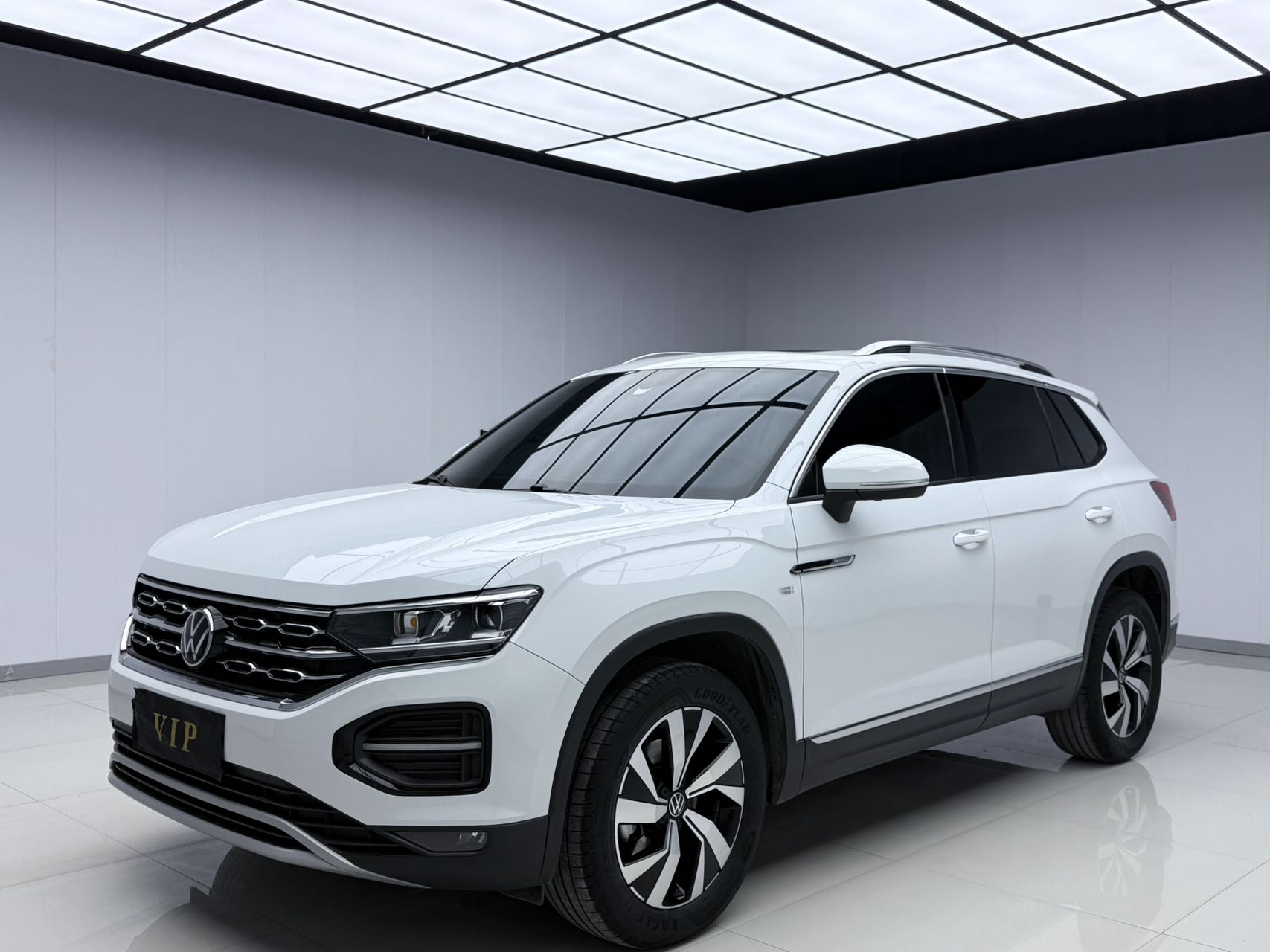 Volkswagen TAYRON 2022 280TSI Двухколесный привод Luxury Smart Connect Edition