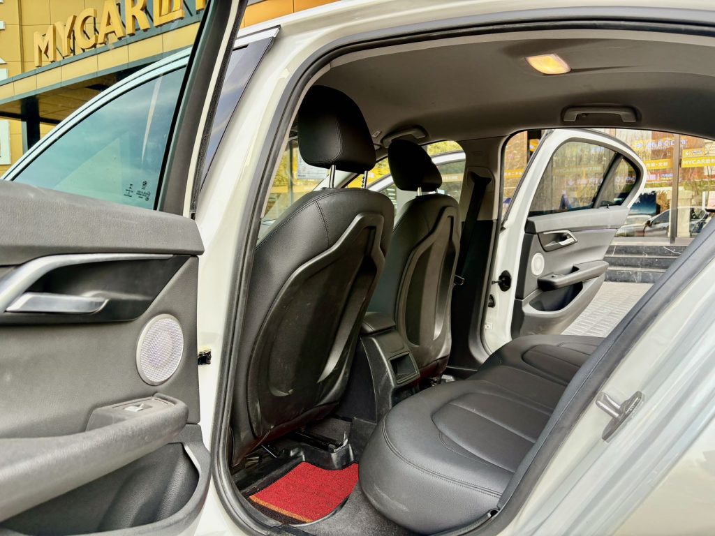 BMW 1 Series 2022 BMW 120i M Sport Edition - Huishida Trading