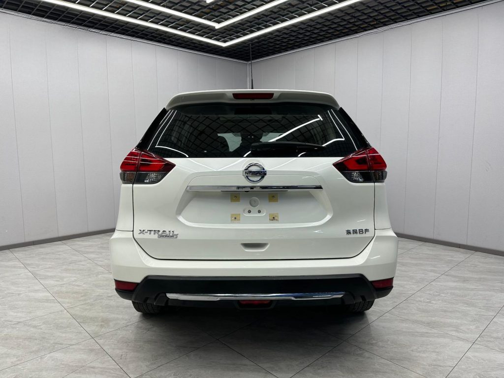 Nissan X-Trail 2023 Classic 2,0 л Передний привод Intelligent Connect Premium Edition - Huishida Trading