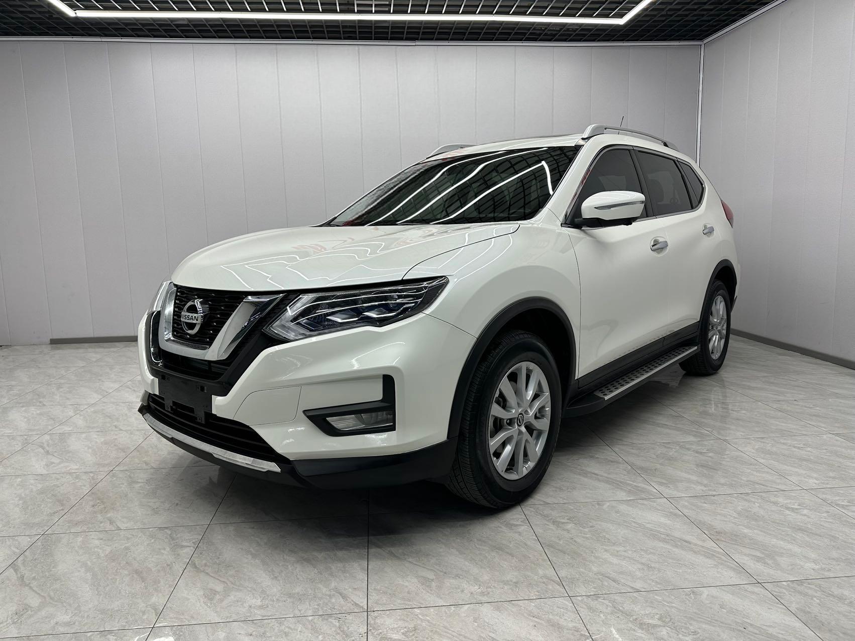 Nissan X-Trail  2023 Classic  2,0 л  Передний привод Intelligent Connect Premium Edition