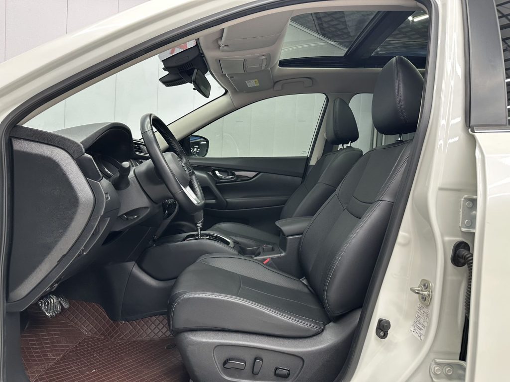 Nissan X-Trail 2023 Classic 2,0 л Передний привод Intelligent Connect Premium Edition - Huishida Trading