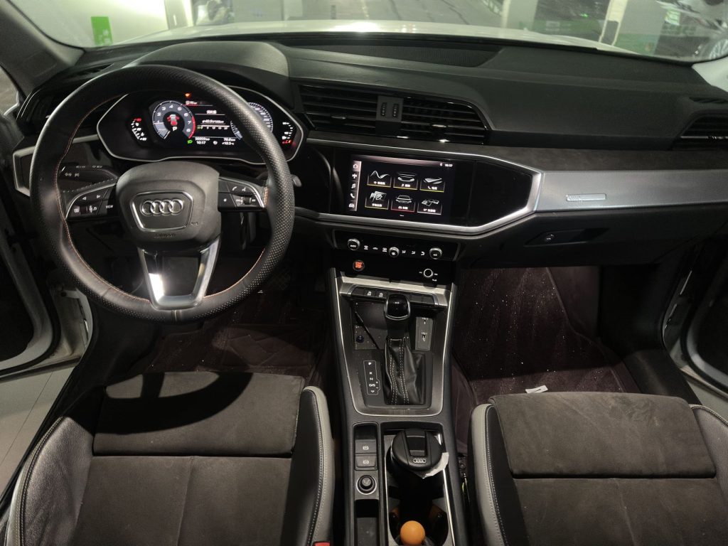 Audi Q3 2021 года 35 TFSI Progressive Dynamic - Huishida Trading