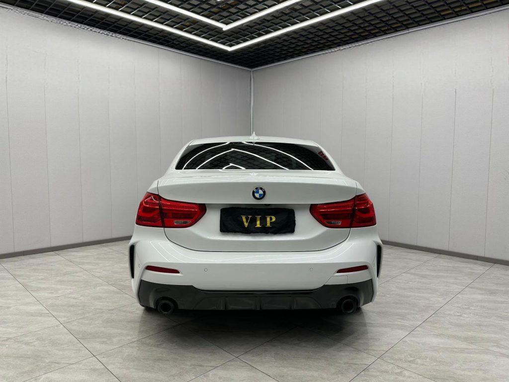 BMW 1 серии белого цвета 2021 года с обновленным дизайном 120i M Sport Night Edition - Huishida Trading