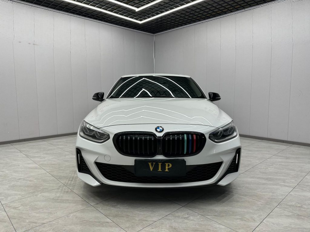 BMW 1 серии белого цвета 2021 года с обновленным дизайном 120i M Sport Night Edition - Huishida Trading