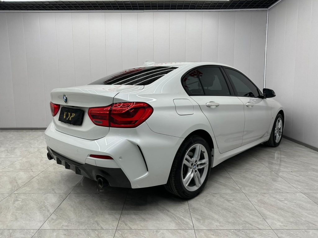 BMW 1 серии белого цвета 2021 года с обновленным дизайном 120i M Sport Night Edition - Huishida Trading