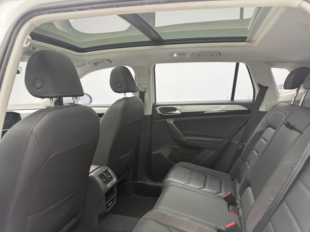 TAYRON 2022 280TSI Двухколесный привод Luxury Smart Connect Edition - Huishida Trading