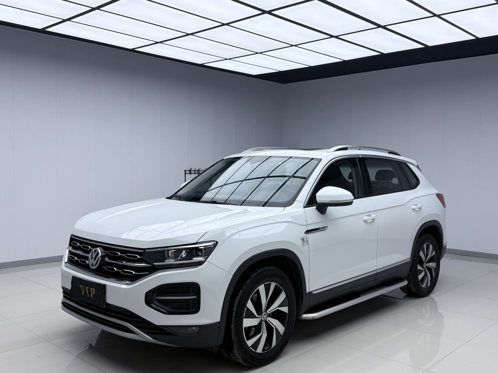 TAYRON 2022 280TSI Двухколесный привод Luxury Smart Connect Edition