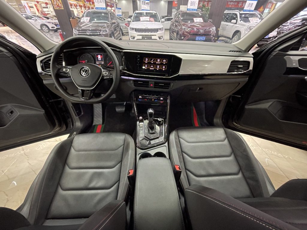 Volkswagen TAYRON 2022 280TSI с двухколесным приводом, версия Luxury Smart Connect - Huishida Trading