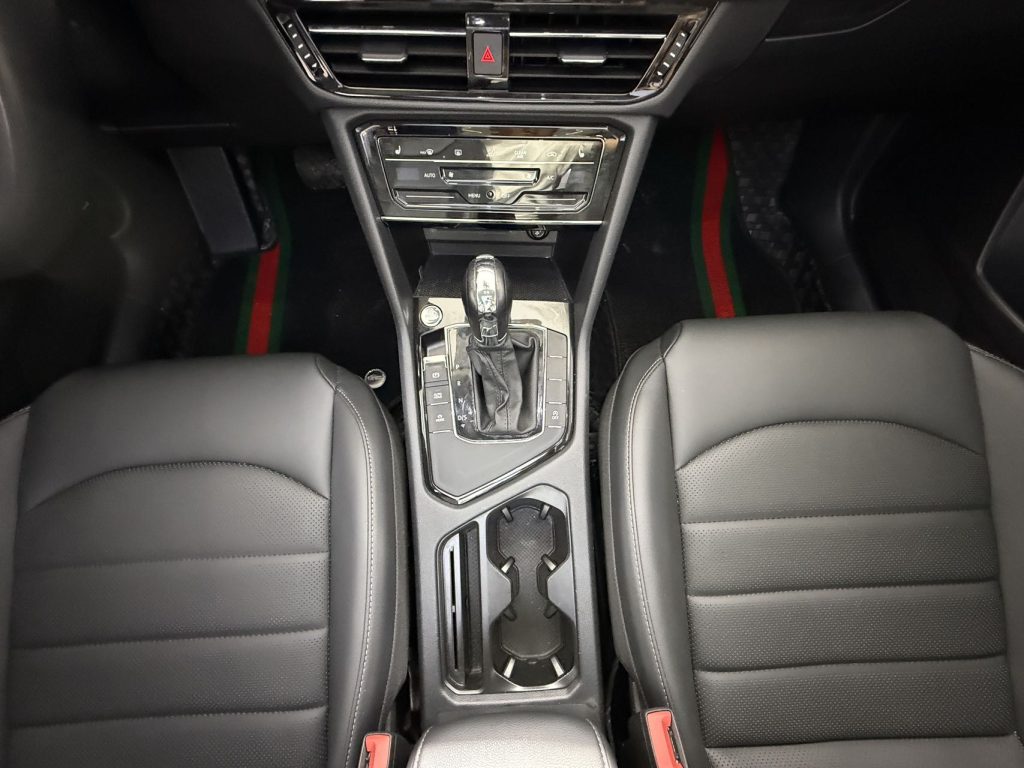 TAYRON 2022 330TSI All-Wheel Drive Luxury Edition - Huishida Trading