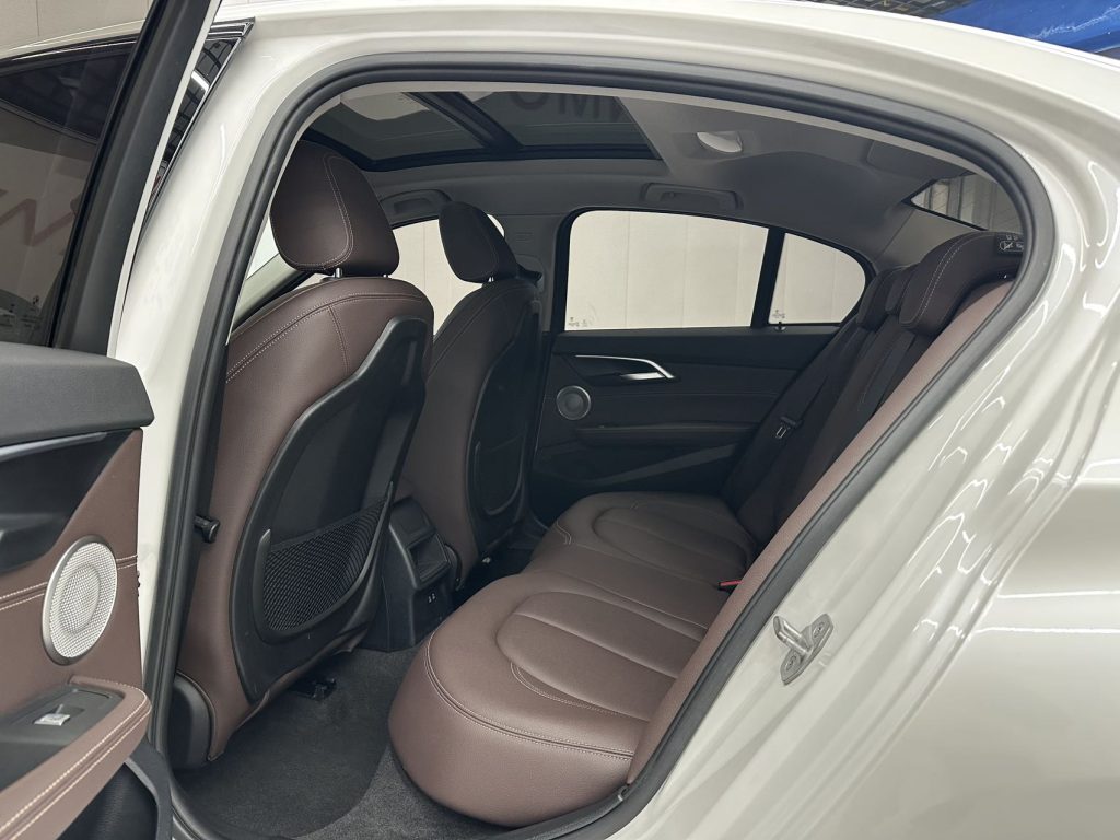 BMW 1 серии 2021 года с обновленным дизайном 120i M Sport Night Edition - Huishida Trading