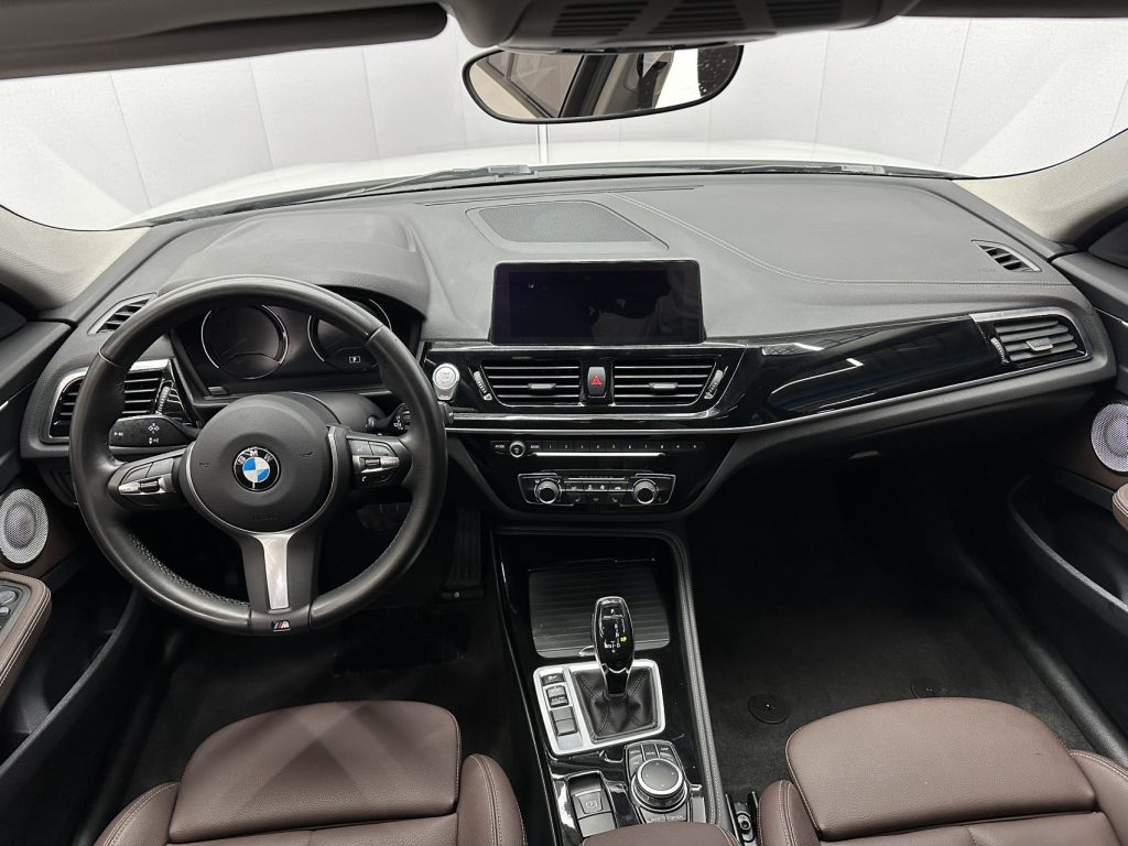 BMW 1 серии 2021 года с обновленным дизайном 120i M Sport Night Edition - Huishida Trading