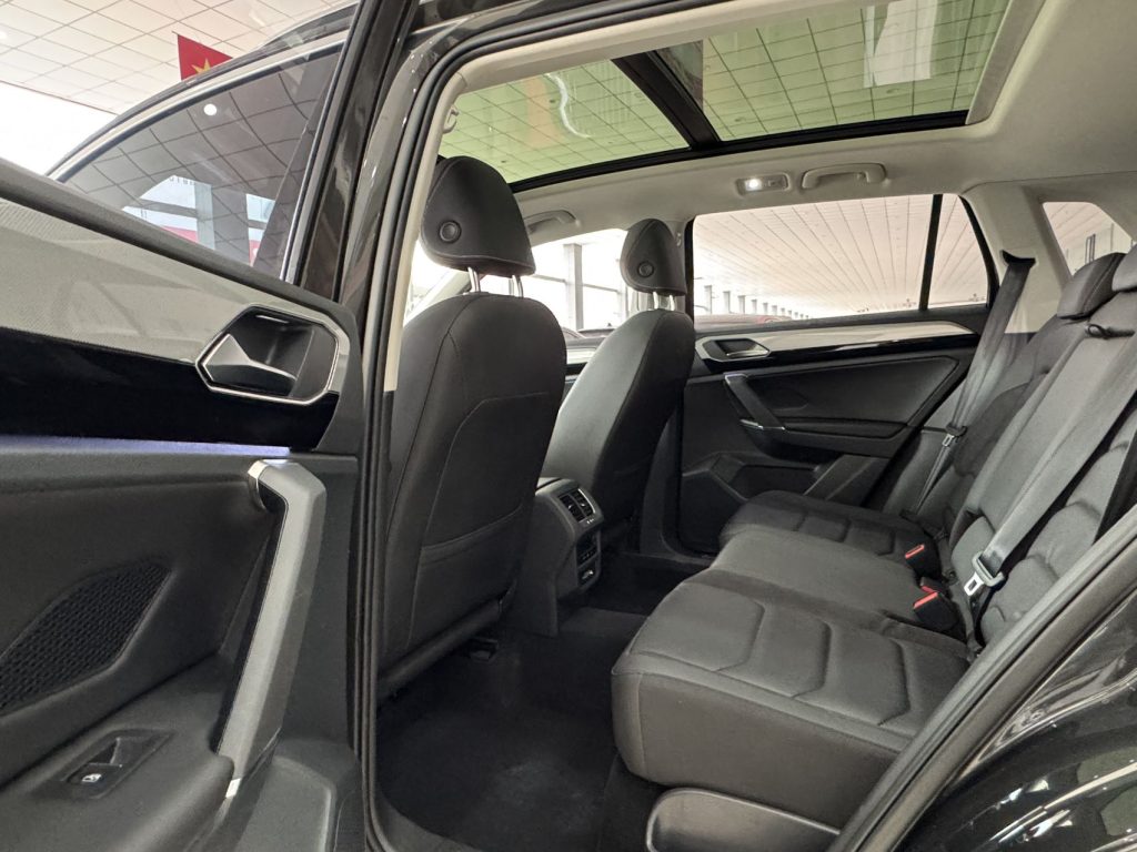 Volkswagen TAYRON 2022 280TSI Двухколесный привод Luxury Smart Connect Edition - Huishida Trading