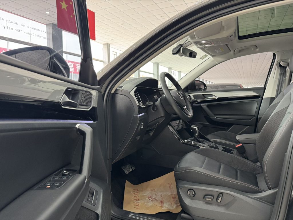 Volkswagen TAYRON 2022 280TSI Двухколесный привод Luxury Smart Connect Edition - Huishida Trading